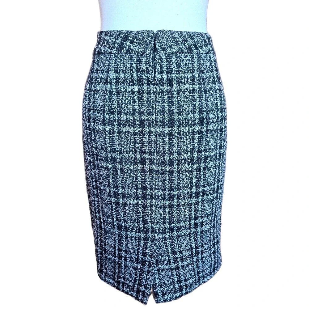 DKNY Size 6 Tweed Pencil Skirt Black White Plaid 16x22 Boucle Lined Side Zip B68